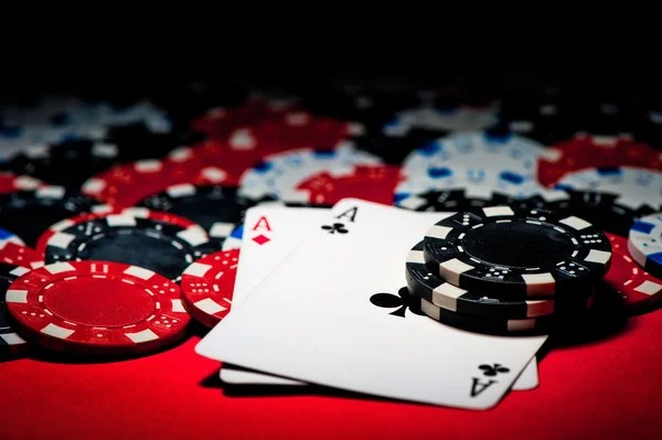 asik qq live-dealer blackjack table with professional dealer and HD broadcast